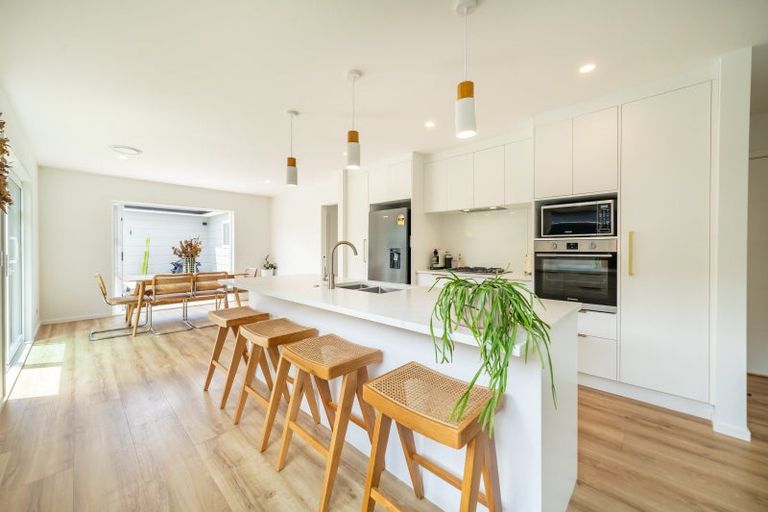 Photo of property in 23 Thornbury Lane, Timberlea, Upper Hutt, 5018