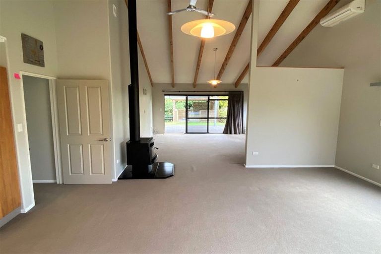 Photo of property in 5 Maple Crescent, Whalers Gate, New Plymouth, 4310