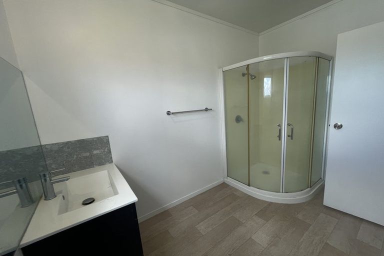 Photo of property in 23 Downsview Road, Pakuranga Heights, Auckland, 2010