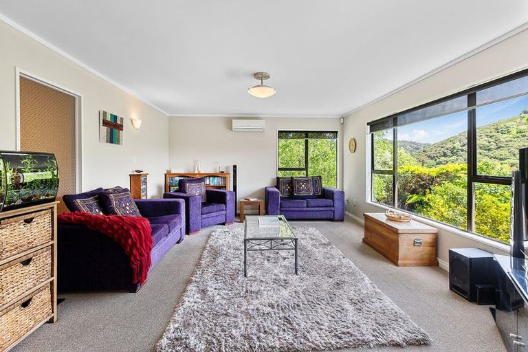 Photo of property in 32b Sailmaker Close, Whitby, Porirua, 5024