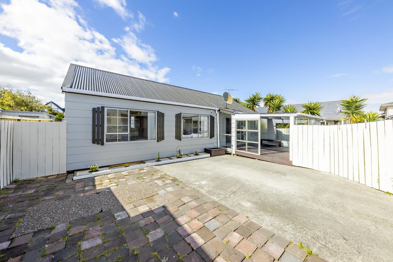 Photo of property in 3/63 Kenderdine Road, Papatoetoe, Auckland, 2025