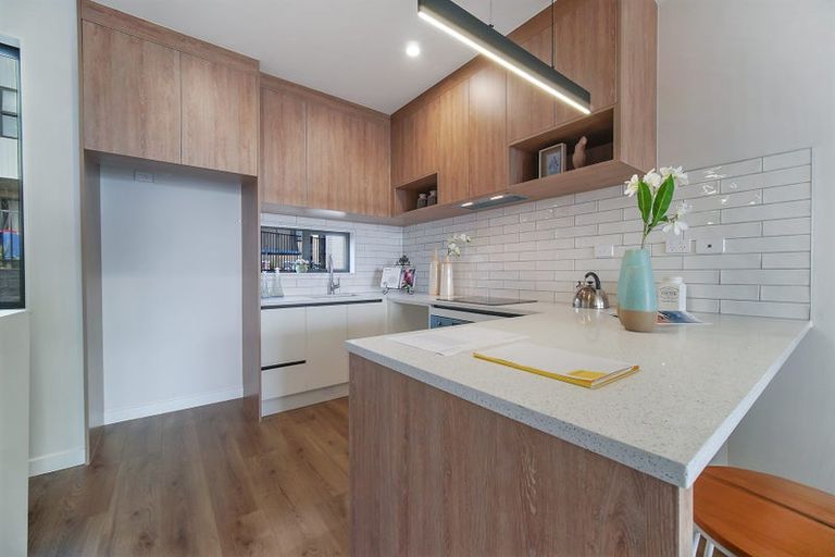 Photo of property in 55 Puihi Crescent, Massey, 0614