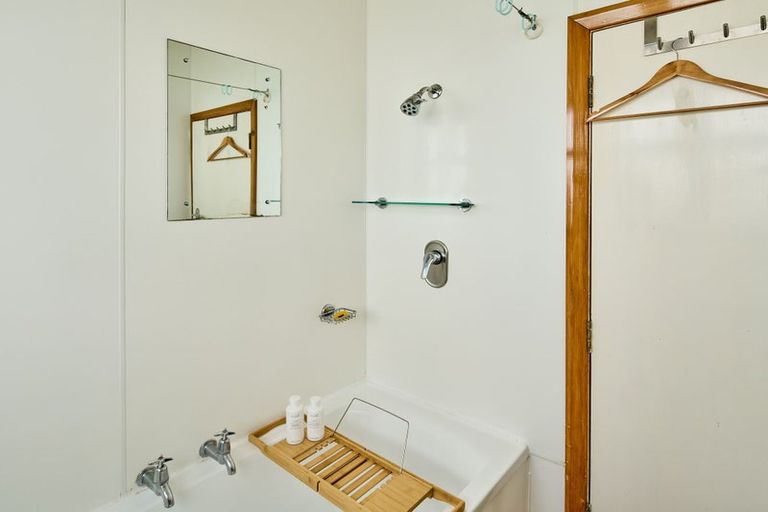 Photo of property in 10 Carleton Terrace, Tawa, Wellington, 5028