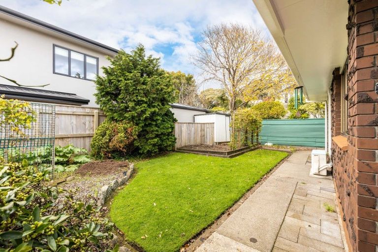 Photo of property in 71a Eliot Street, New Plymouth, 4310