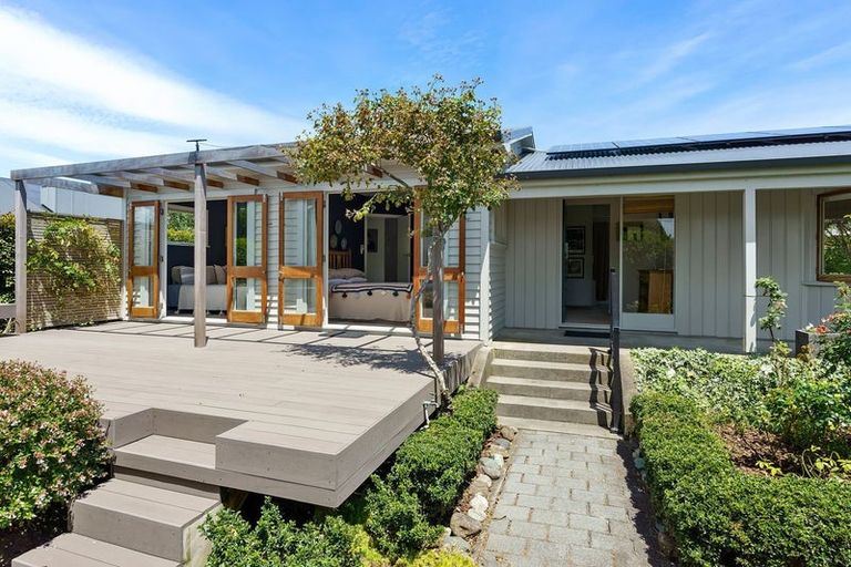 Photo of property in 16 Rauparaha Street, Waikanae Beach, Waikanae, 5036