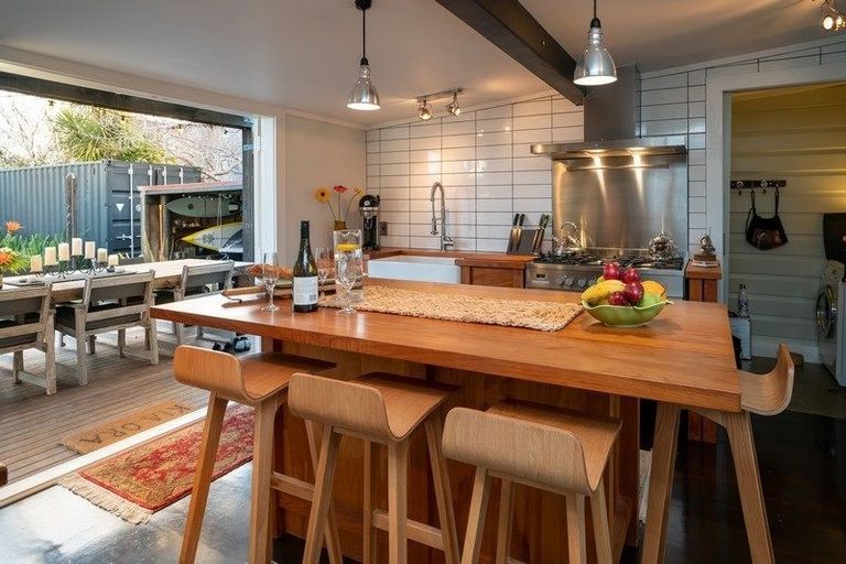 Photo of property in 6 Rauparaha Street, Waikanae Beach, Waikanae, 5036