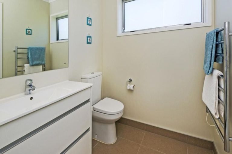 Photo of property in 8 Towra Place, Botany Downs, Auckland, 2010