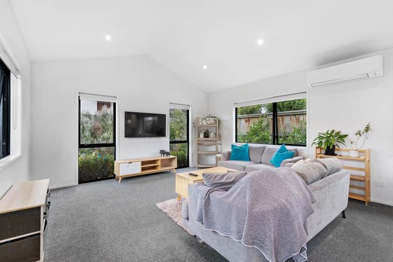 Photo of property in 12 Shepherd Road, Jacks Point, Queenstown, 9371