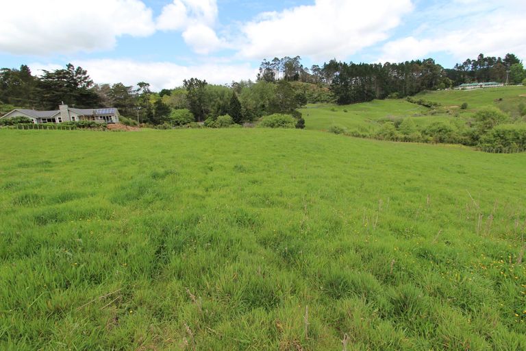 Photo of property in 135 Chamberlain Road, Bombay, 2675