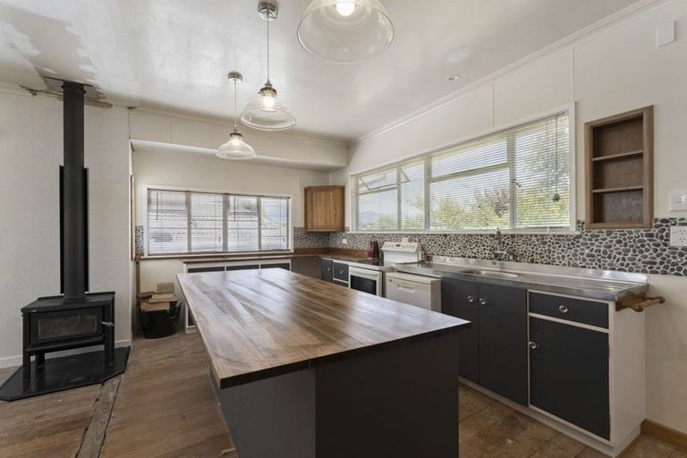 Photo of property in 67 Kawiu Road, Levin, 5510