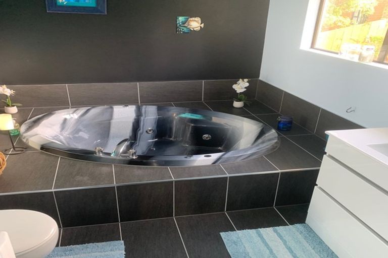 Photo of property in 9/24 Eastglen Road, Glen Eden, Auckland, 0602