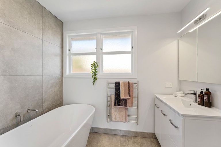 Photo of property in 2 Whanake Street, Titahi Bay, Porirua, 5022