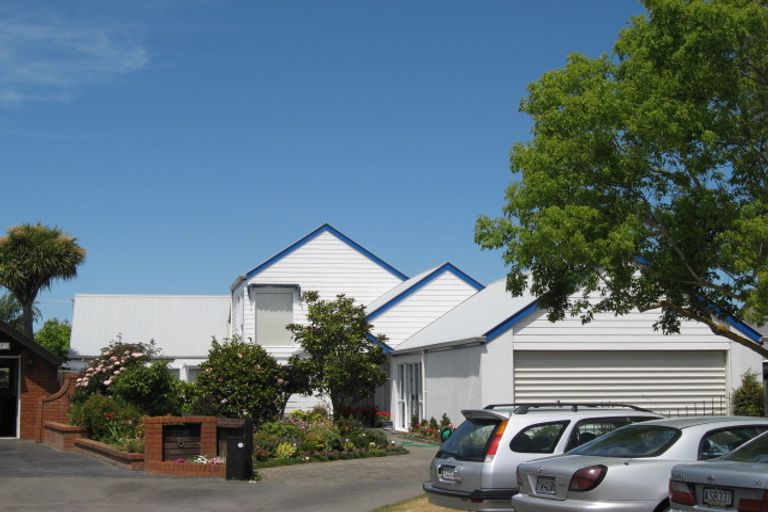 Photo of property in 4 Priorsford Court, Avonhead, Christchurch, 8042