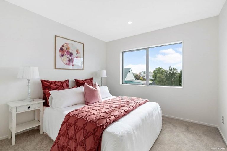 Photo of property in 8a Karamu Street, Te Atatu Peninsula, Auckland, 0610