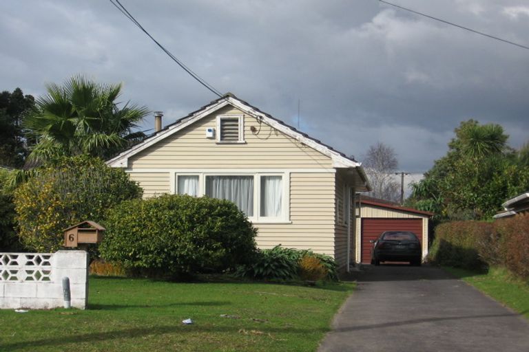Photo of property in 6 River Road, Te Atatu Peninsula, Auckland, 0610