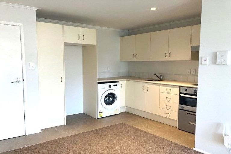 Photo of property in 16e/30 Westward Ho, Glen Eden, Auckland, 0602