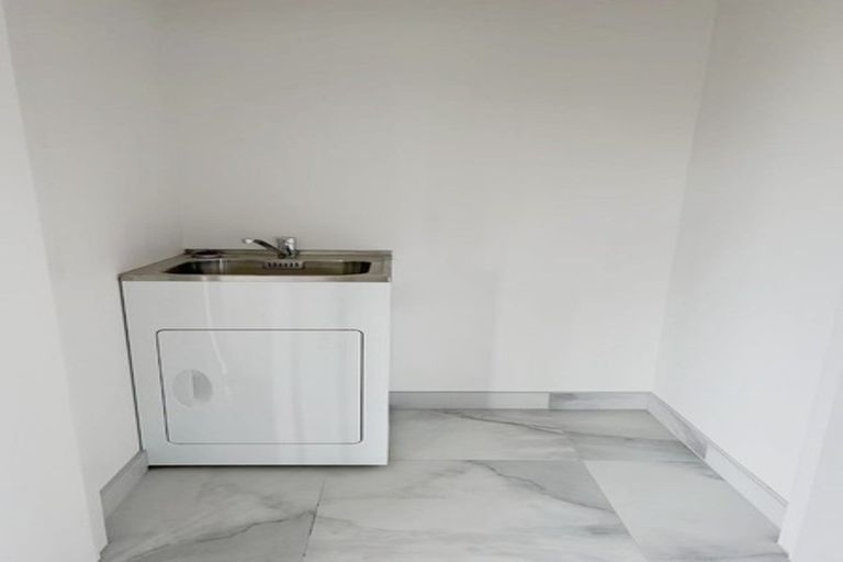 Photo of property in 41b Crestview Rise, Papakura, 2110