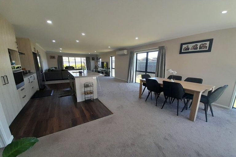 Photo of property in 48 Te Kaeaea Crescent, Wallaceville, Upper Hutt, 5018