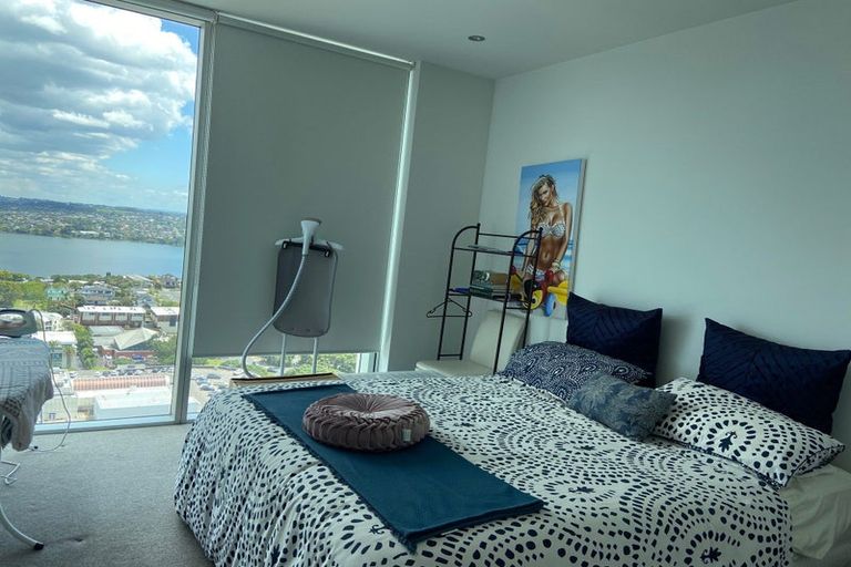 Photo of property in Sentinel Apartments, 2104/3 Northcroft Street, Takapuna, Auckland, 0622