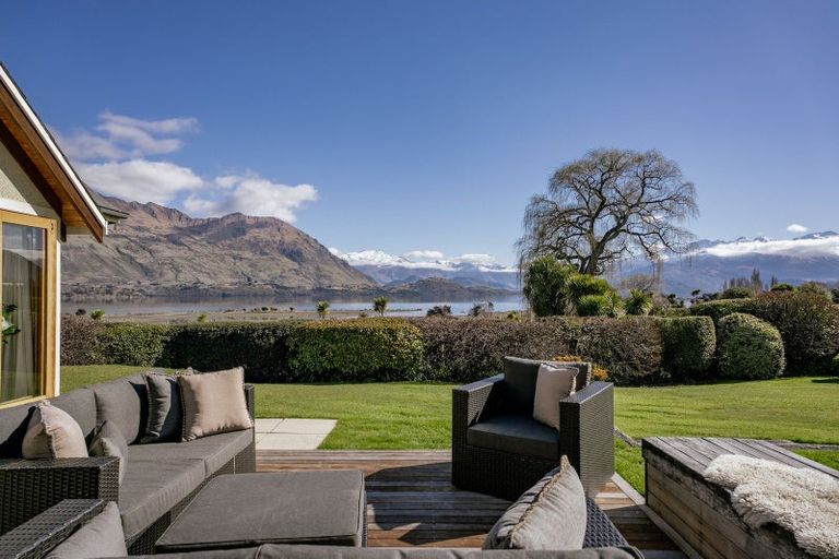 Photo of property in 186 Beacon Point Road, Wanaka, 9305