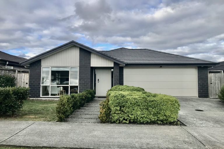 Photo of property in 17 Lusitano Drive, Karaka, Papakura, 2113
