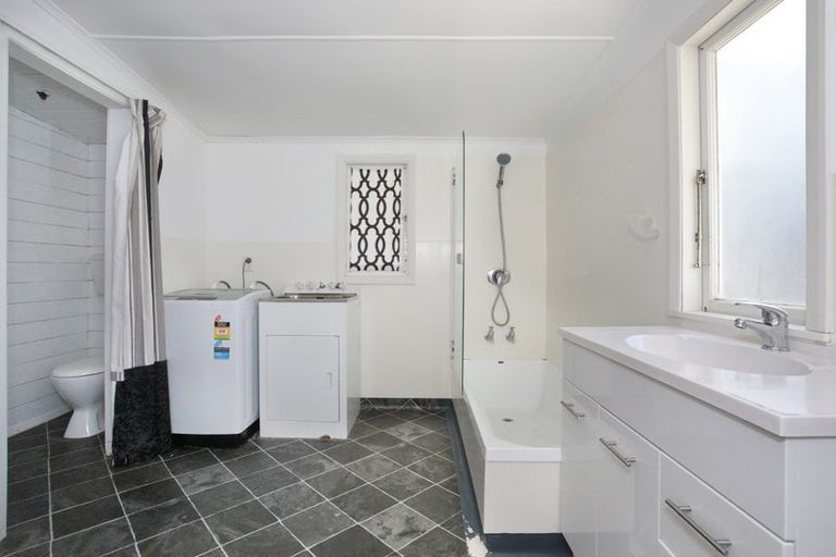 Photo of property in 16 Punga Street, Tangimoana, 4822