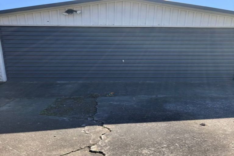 Photo of property in 17 Newall Avenue, Bryndwr, Christchurch, 8052