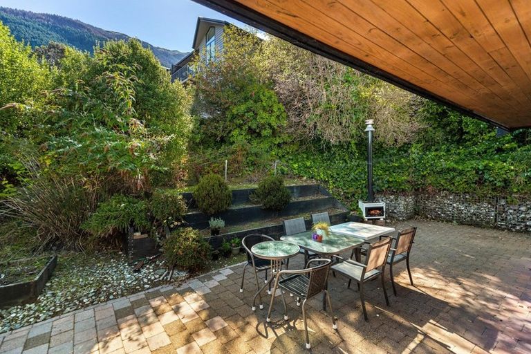 Photo of property in 279 Fernhill Road, Sunshine Bay, Queenstown, 9300