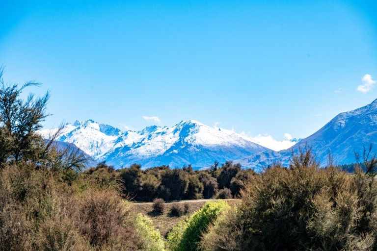 Photo of property in 10 Matheson Crescent, Albert Town, Wanaka, 9305