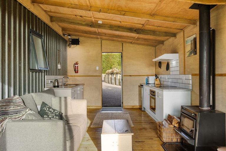 Photo of property in 37 Pahoia Beach Road, Whakamarama, Tauranga, 3172