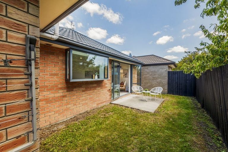 Photo of property in 2/23 Cutts Road, Russley, Christchurch, 8042