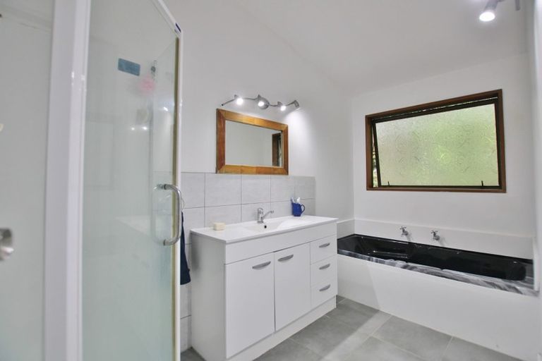 Photo of property in 29 Pluto Place, Beach Haven, Auckland, 0626