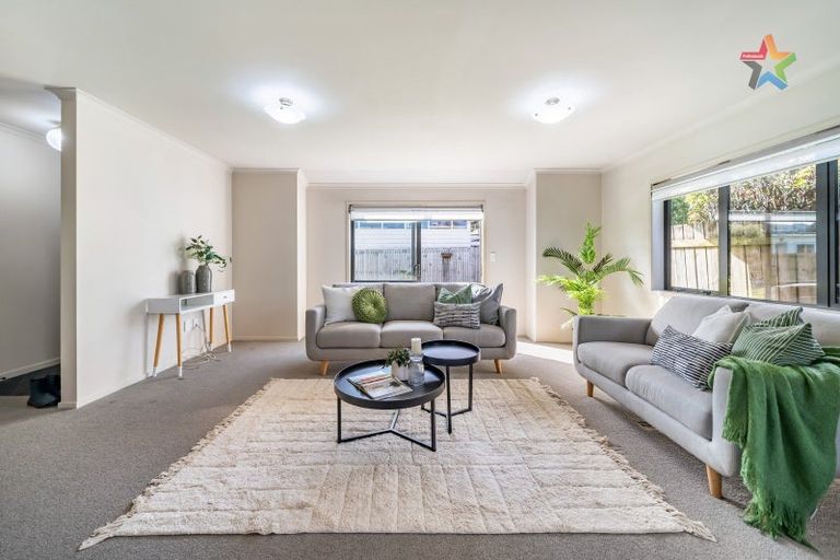 Photo of property in 14a Glen Road, Stokes Valley, Lower Hutt, 5019