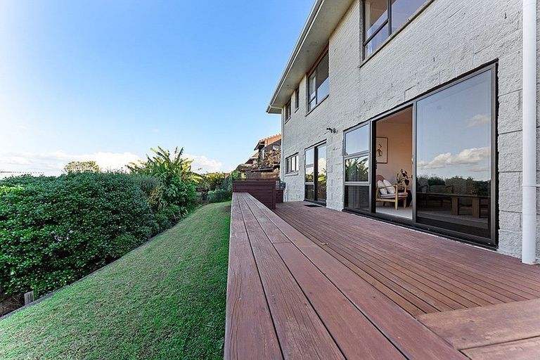 Photo of property in 38 Balmain Road, Chatswood, Auckland, 0626