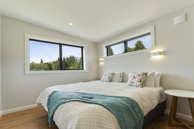 Photo of property in 43 Peregrine Falcon Road, Mount Creighton, Queenstown, 9371