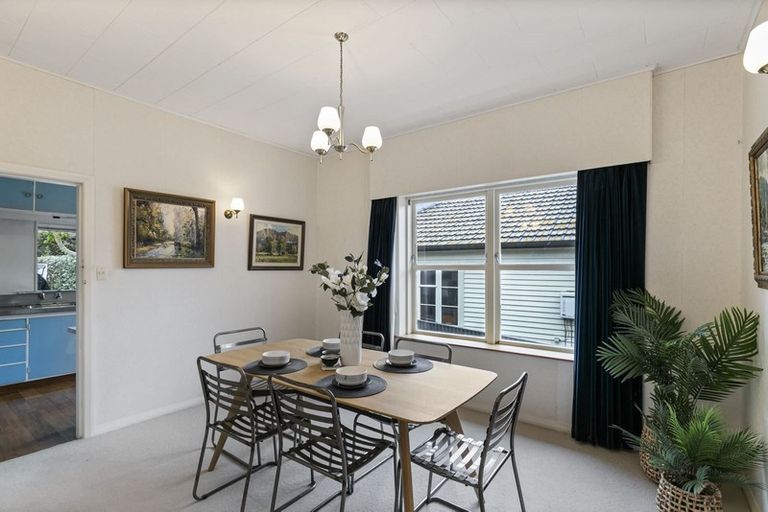Photo of property in 8 Aplin Terrace, Ngaio, Wellington, 6035