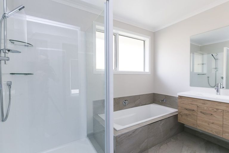 Photo of property in 10 Schooner Drive, Whitby, Porirua, 5024