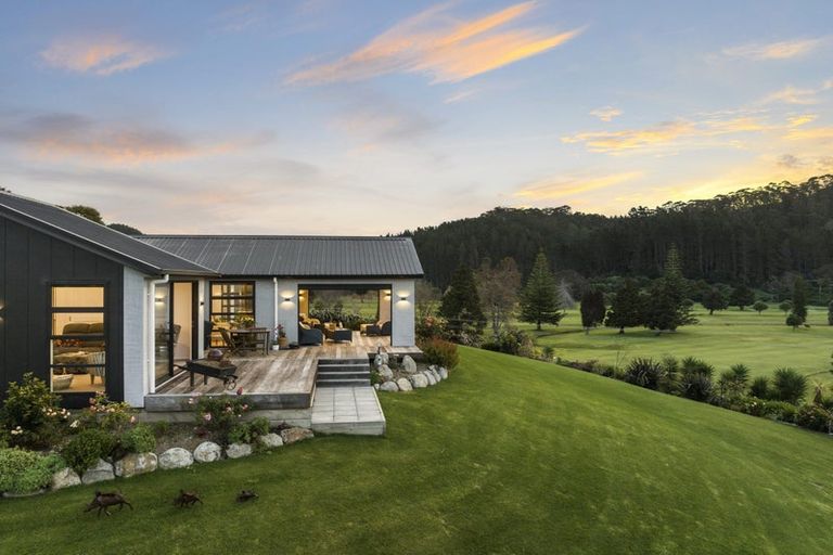 Photo of property in 19 Titoki Lane, Whangamata, 3691