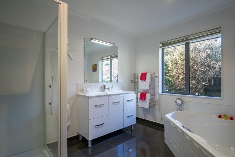 Photo of property in 3 Fantail Heights, Picton, 7220