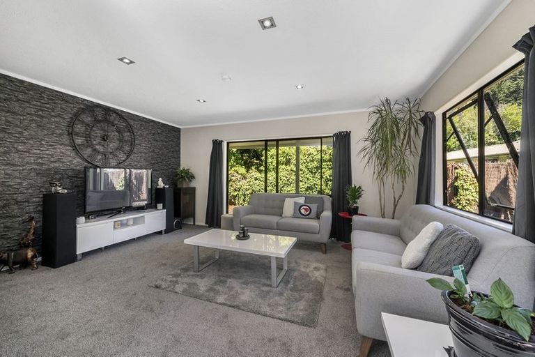 Photo of property in 17a Wairere Grove, Paraparaumu, 5032