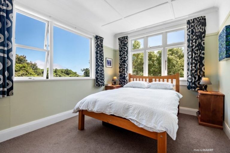 Photo of property in 23 Tio Tio Road, Miramar, Wellington, 6022