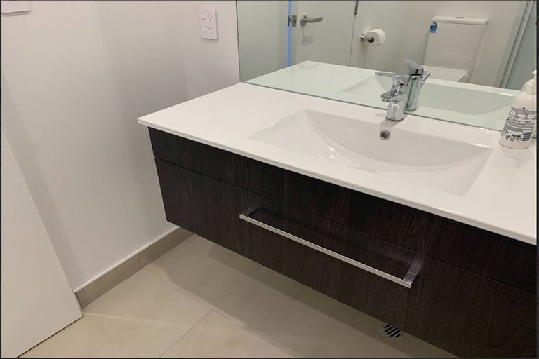 Photo of property in 5/62 Spenmoor Street, Newlands, Wellington, 6037