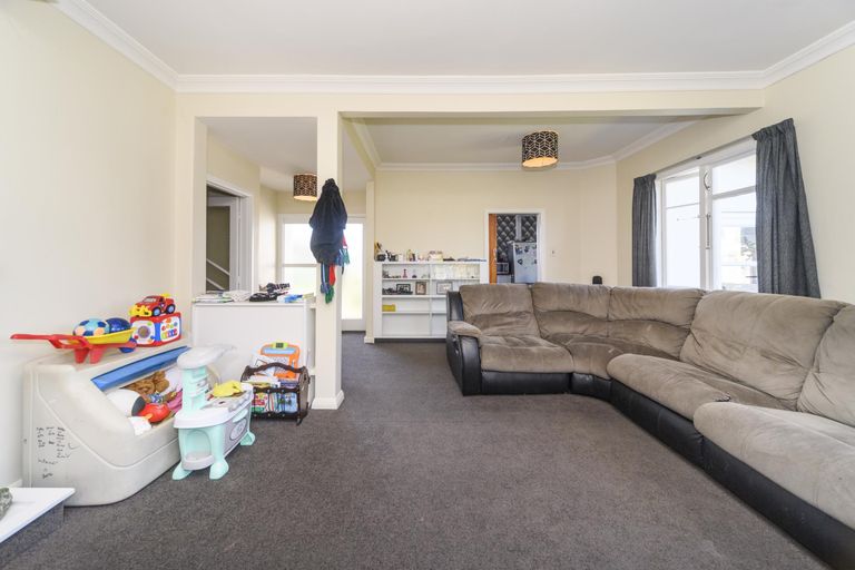 Photo of property in 9 Summerhays Street, Terrace End, Palmerston North, 4410