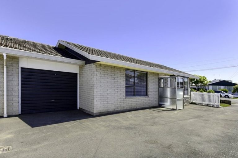 Photo of property in 1/64 Highsted Road, Bishopdale, Christchurch, 8053