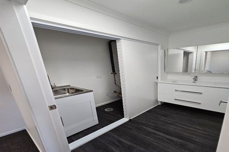 Photo of property in 1d Ingram Street, Naenae, Lower Hutt, 5011