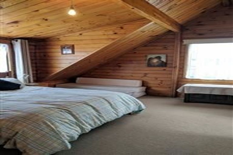 Photo of property in 2/7 Fernbird Place, Massey, Auckland, 0614