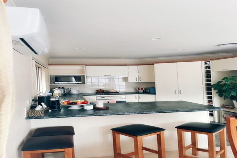 Photo of property in 11 Liffey Drive, East Tamaki, Auckland, 2013