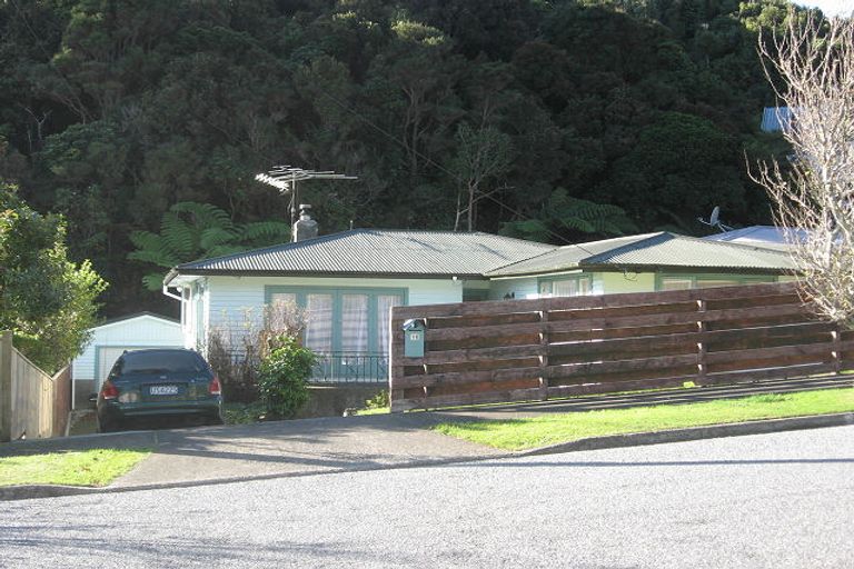 Photo of property in 16 James Grove, Stokes Valley, Lower Hutt, 5019