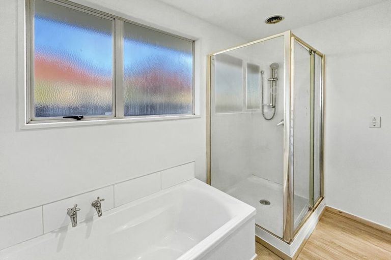 Photo of property in 3/2 Broadbent Street, Riccarton, Christchurch, 8041