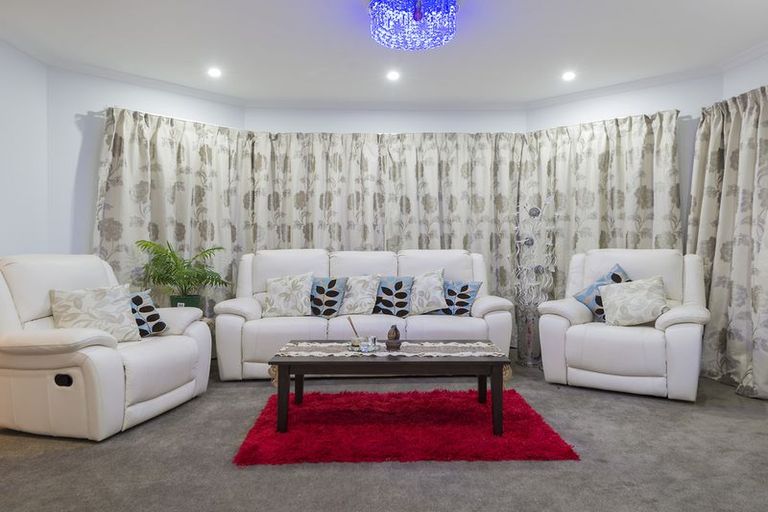 Photo of property in 247 Hill Road, The Gardens, Auckland, 2105